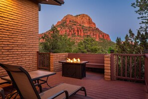 Terrace/patio - Amazing Views!! Great for Entertaining! Beautiful Home! - Caballo - S027 (Sedona)