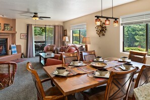 Dining - Stylish Canyon Mesa Town Home, Contemporary Golfers Dream! Copper - S099 (Sedona)