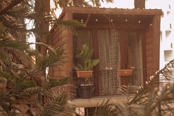 Classic Tree House | Garden view - Hotel Nine Brothers (Batumi)