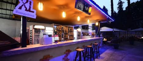 Bar junto a la alberca