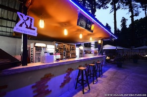 Poolside bar - Hotel Nine Brothers (Batumi)