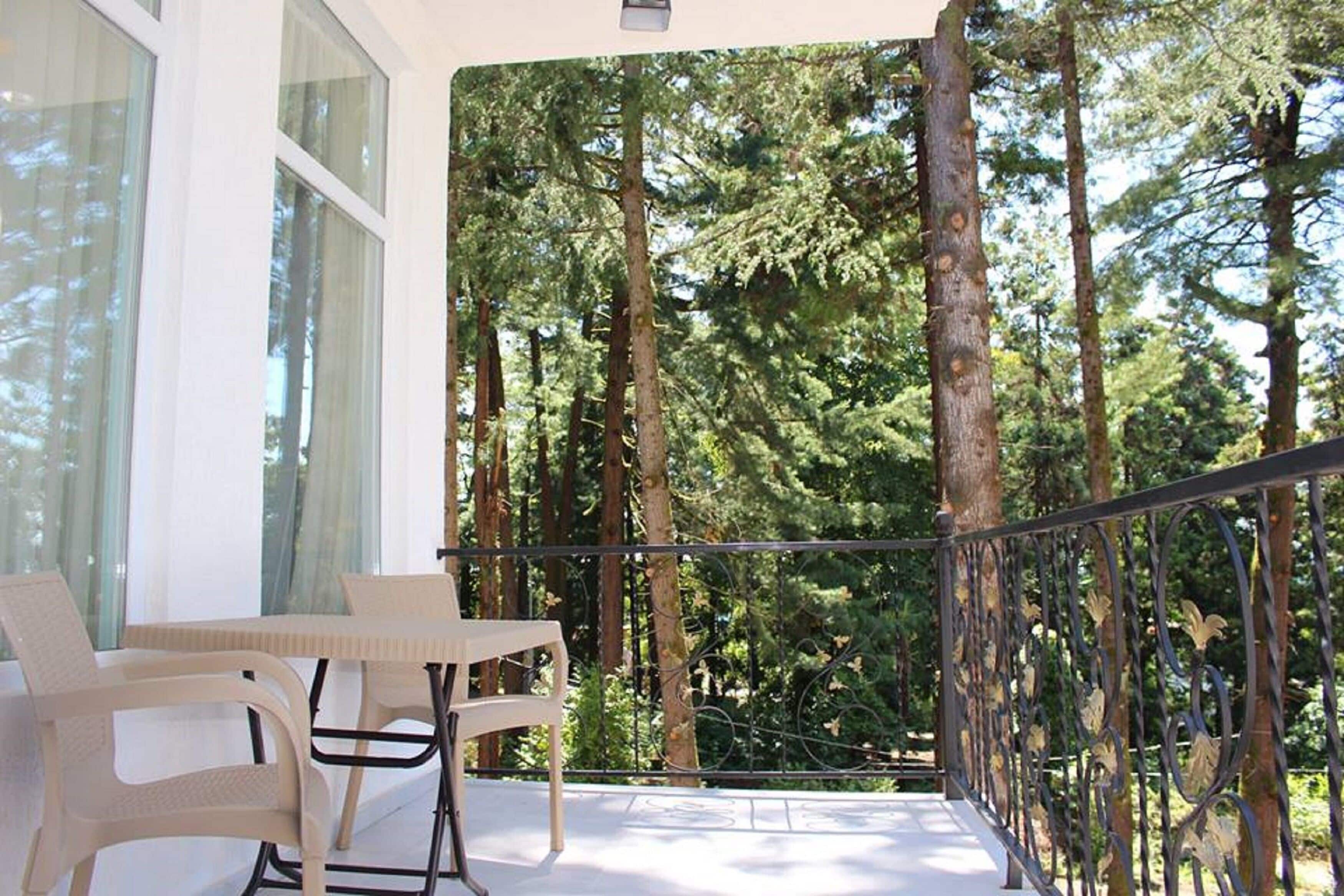 Luxury Room | Balcony