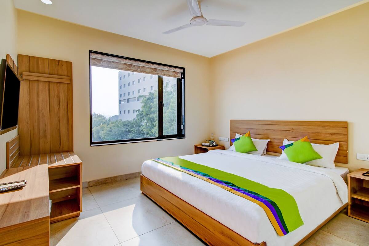 Habitación estándar | Tabla de planchar con plancha, wifi gratis y ropa de cama