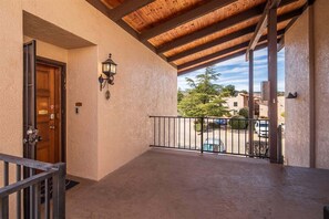 Interior - Cute & Cozy Condo, Community Pool & Hot Tub! B13 - (Sedona)