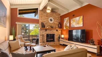 TV, fireplace, Netflix, DVD player