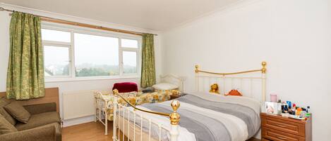 Comfort appartement, 3 slaapkamers | Geluiddichte muren, gratis babybedden, gratis kabelinternet