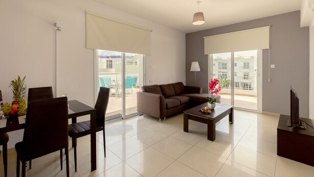 Penthouse, 2 Bedrooms | Living room - Oceania Bay Village (Pyla)