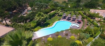 Studio 2 persons, swimming pool, sea view