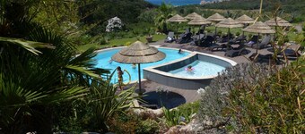 Very nice studio for 2 people, very functional, swimming pool, sea view