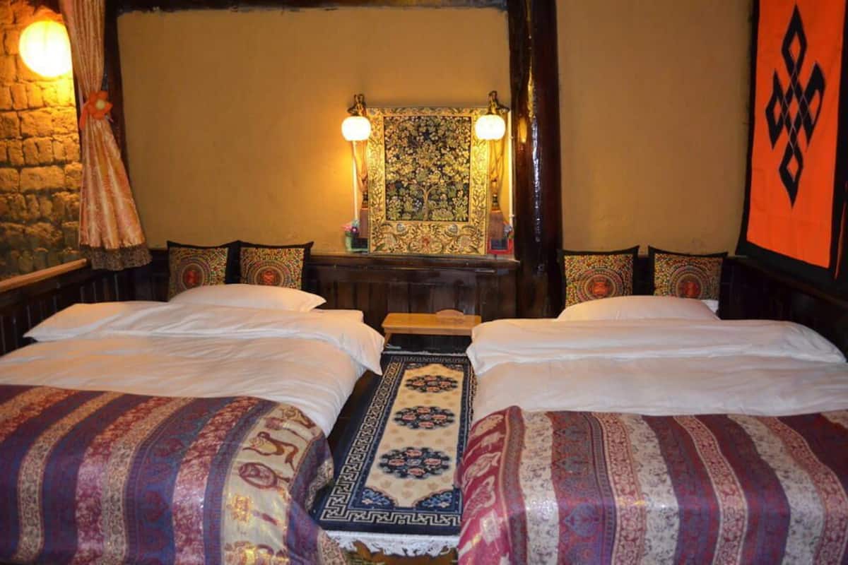 Signature Twin Room | Desk, WiFi (free)