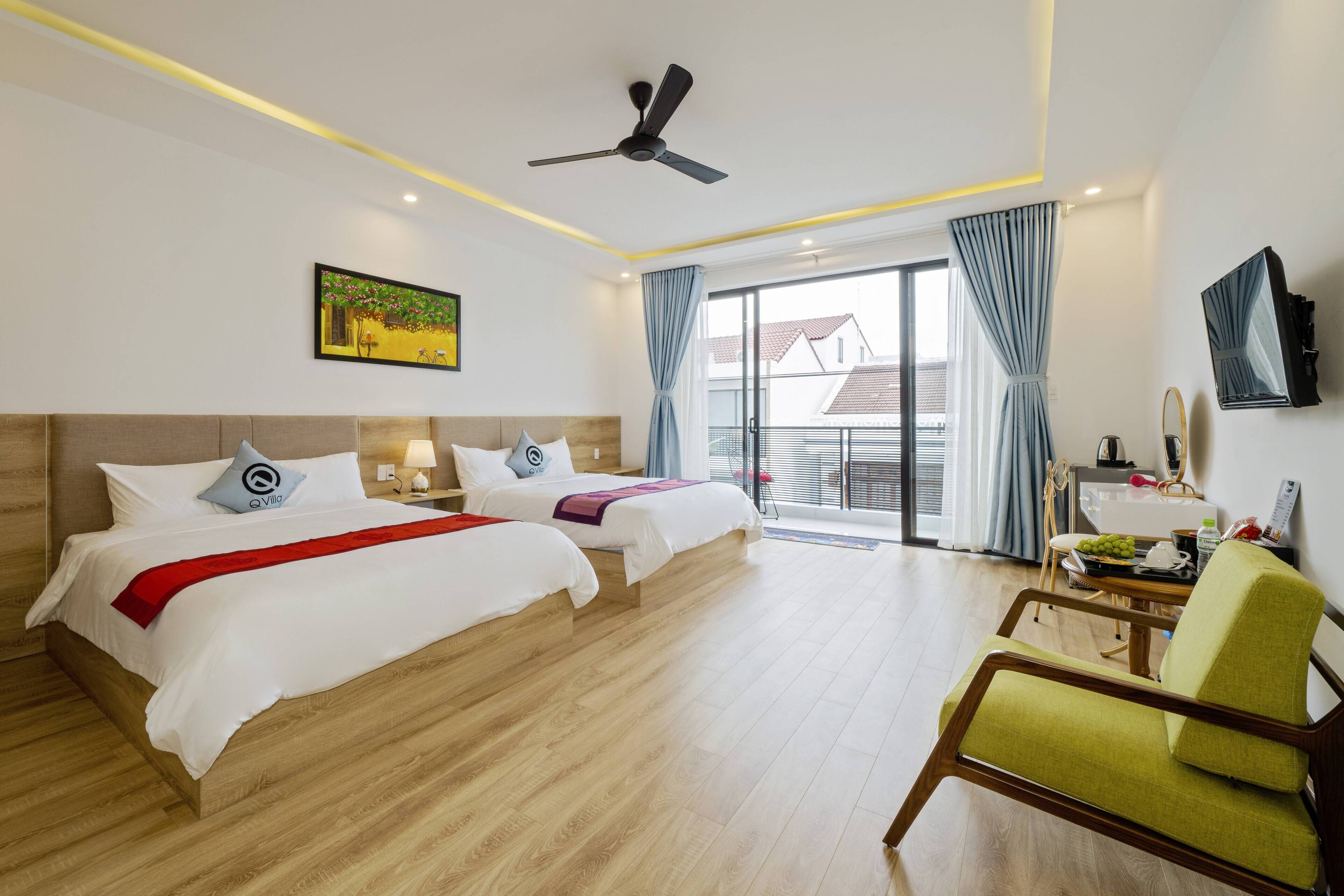 Familienzimmer, Balkon, Stadtblick