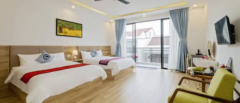 Familienzimmer, Balkon, Stadtblick