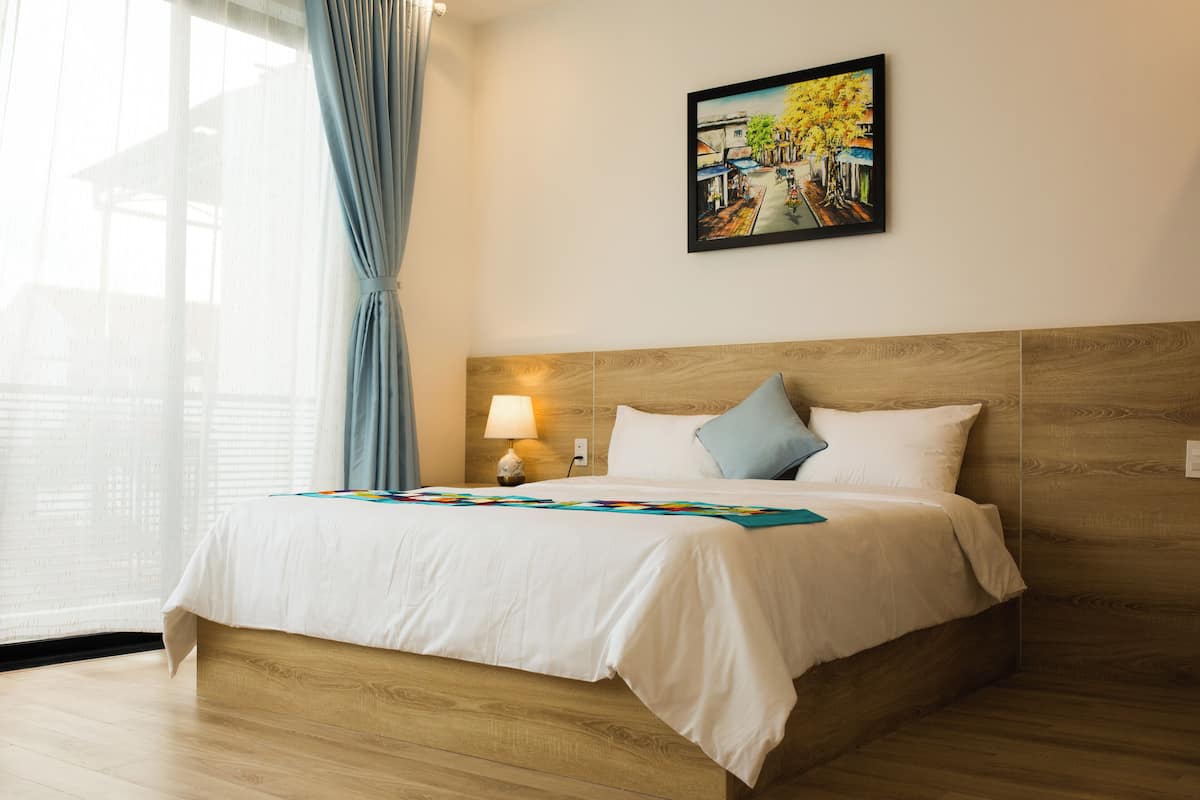 Grand Double Room, Balcony, City View | Street view