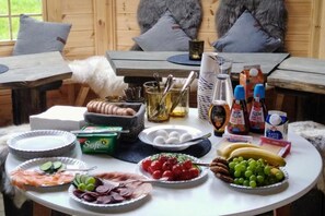 Buffet déjeuner gratuit tous les jours
