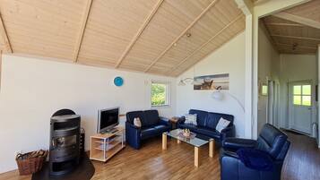 House (Buche) | Living area | TV, table tennis, toys