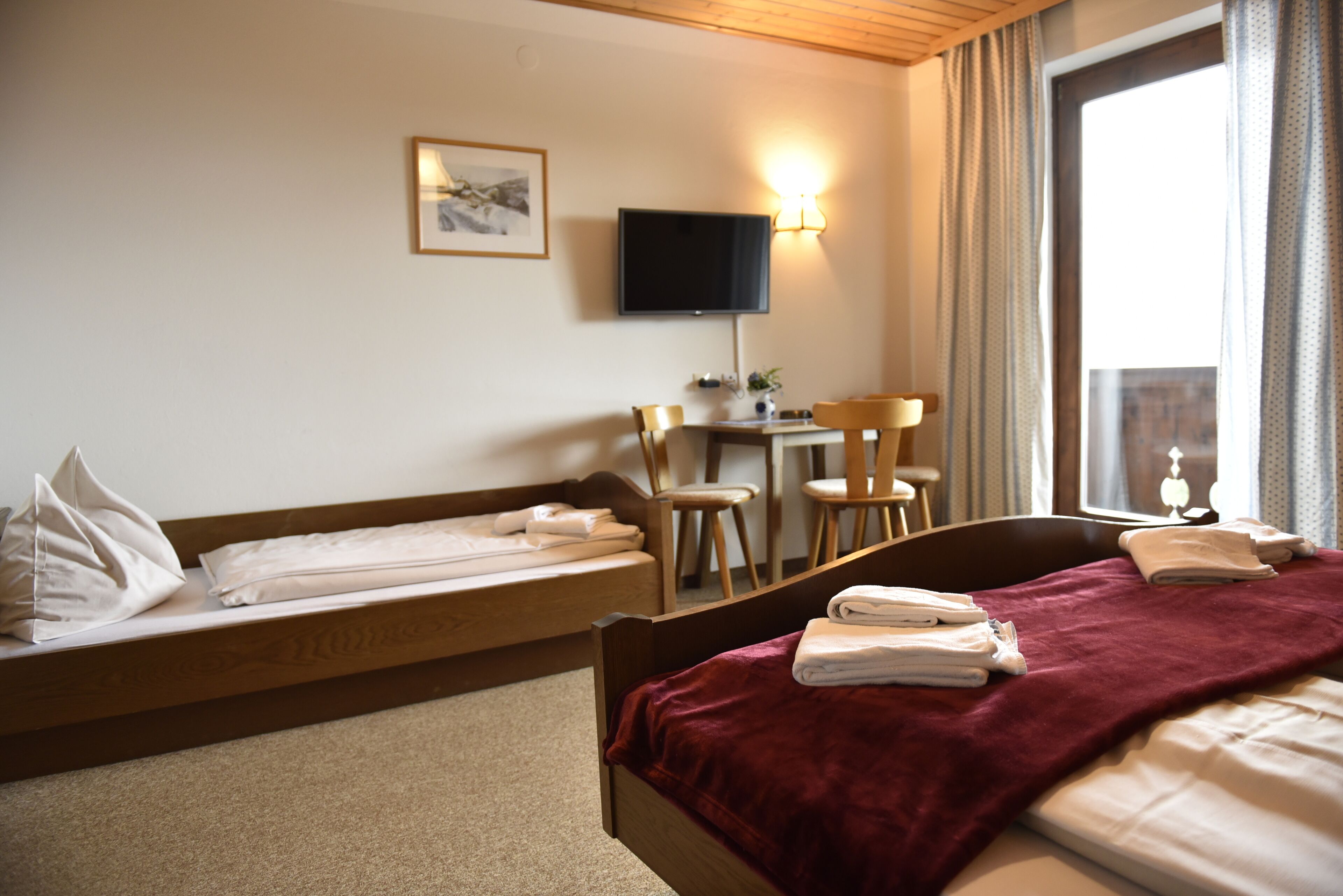 Triple Room | Individually decorated, individually furnished, laptop workspace