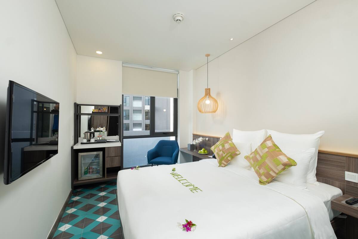 Minibar, in-room safe, blackout drapes, soundproofing
