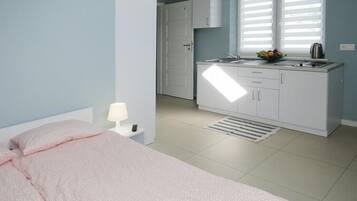 8 bedrooms, Internet