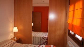 3 slaapkamers, een strijkplank/strijkijzer, wifi, beddengoed