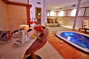 Tina de hidromasaje interior