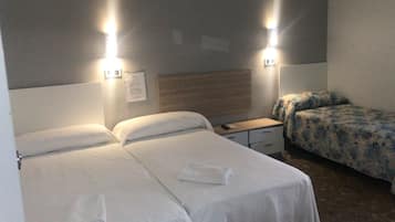 Kamar Twin, kamar mandi pribadi (1 Cama Supletoria) | Wi-Fi gratis dan seprai linen