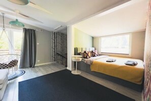 3 bedrooms, iron/ironing board, travel cot, free WiFi