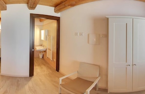 저자극성 침구, 오리/거위털 이불, 책상, 방음 설비