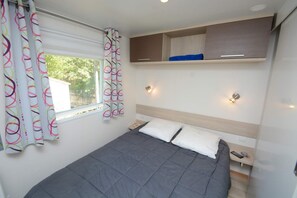 Mobile Home, 2 Bedrooms (First) | 2 bedrooms, iron/ironing board, cots/infant beds, free WiFi - Camping Le Vieux Colombier (Moustiers-Sainte-Marie)