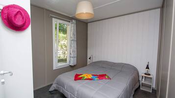 Chalet, 2 Bedrooms (Fabre) | 2 bedrooms, iron/ironing board, cots/infant beds, free WiFi