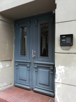 Property entrance - Like Home Apartments (Vilnius)