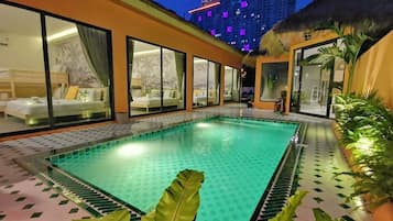 Villa Familiale, 4 chambres, piscine privée, vue piscine | Bureau, espace de travail pour ordinateur portable