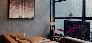 Villa Classique, plusieurs chambres, piscine privée, vue piscine | Coin séjour | Télévision LCD