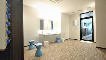 Nhà tắm công cộng