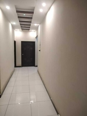 Hallway - pearl inn (Karachi)