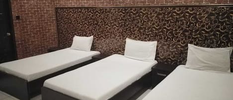 Deluxe-værelse til 3 personer | Lydisolering, strygejern/strygebræt, gratis Wi-Fi, sengetøj