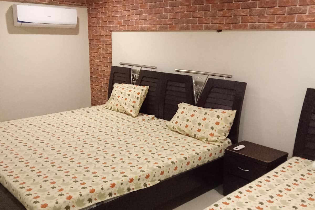 Familie vierpersoonskamer | Geluiddichte muren, een strijkplank/strijkijzer, gratis wifi, beddengoed