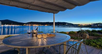 Villa Blue Bay - villa frente al mar con piscina para 10 personas en la isla de Ugljan