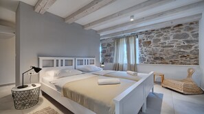 4 habitaciones, tabla de planchar con plancha y wifi gratis