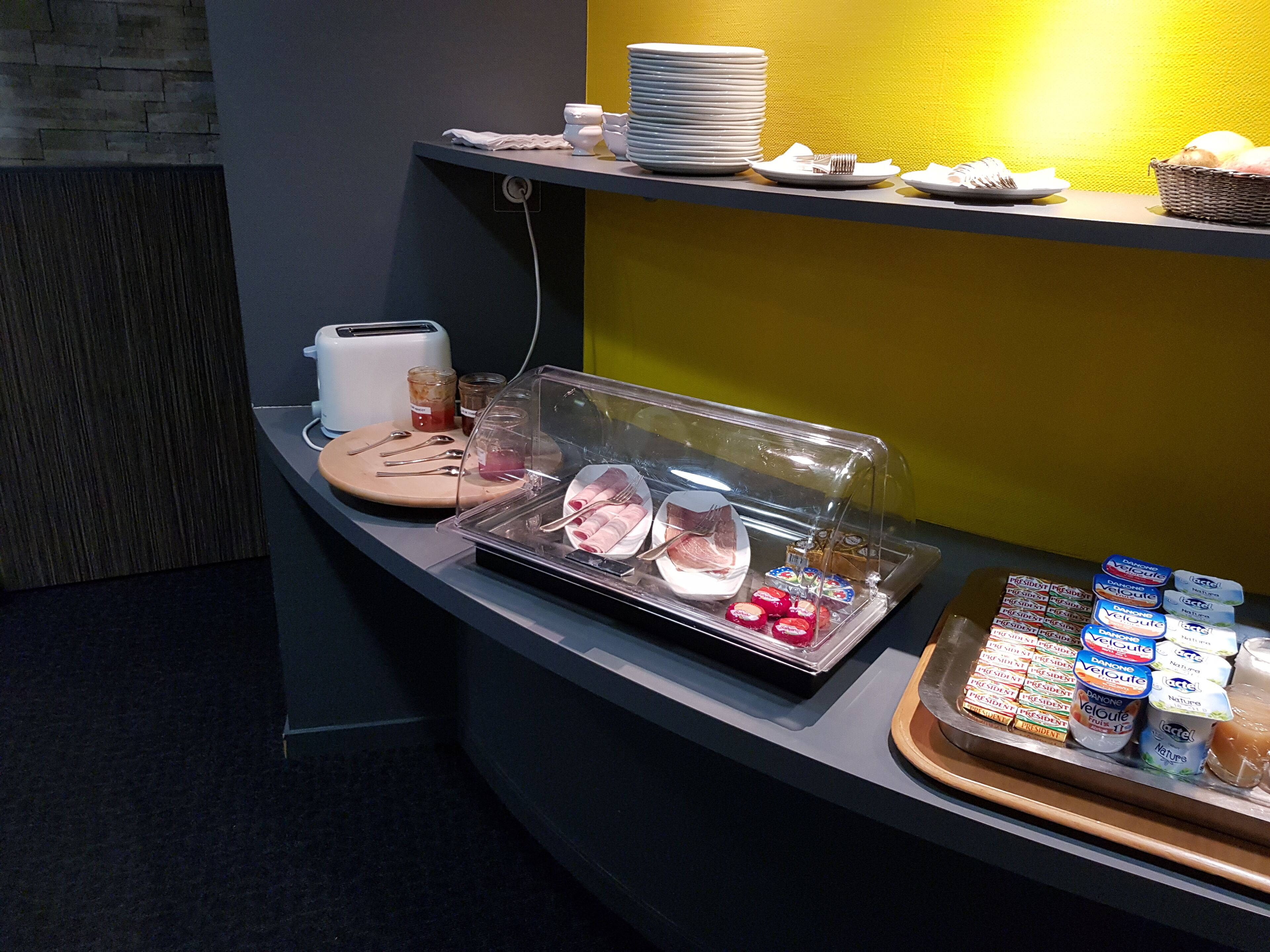 daily buffet breakfast (eur 10 per person)