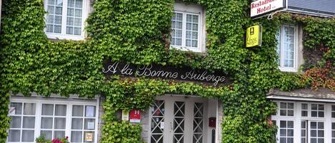 Fachada de la propiedad