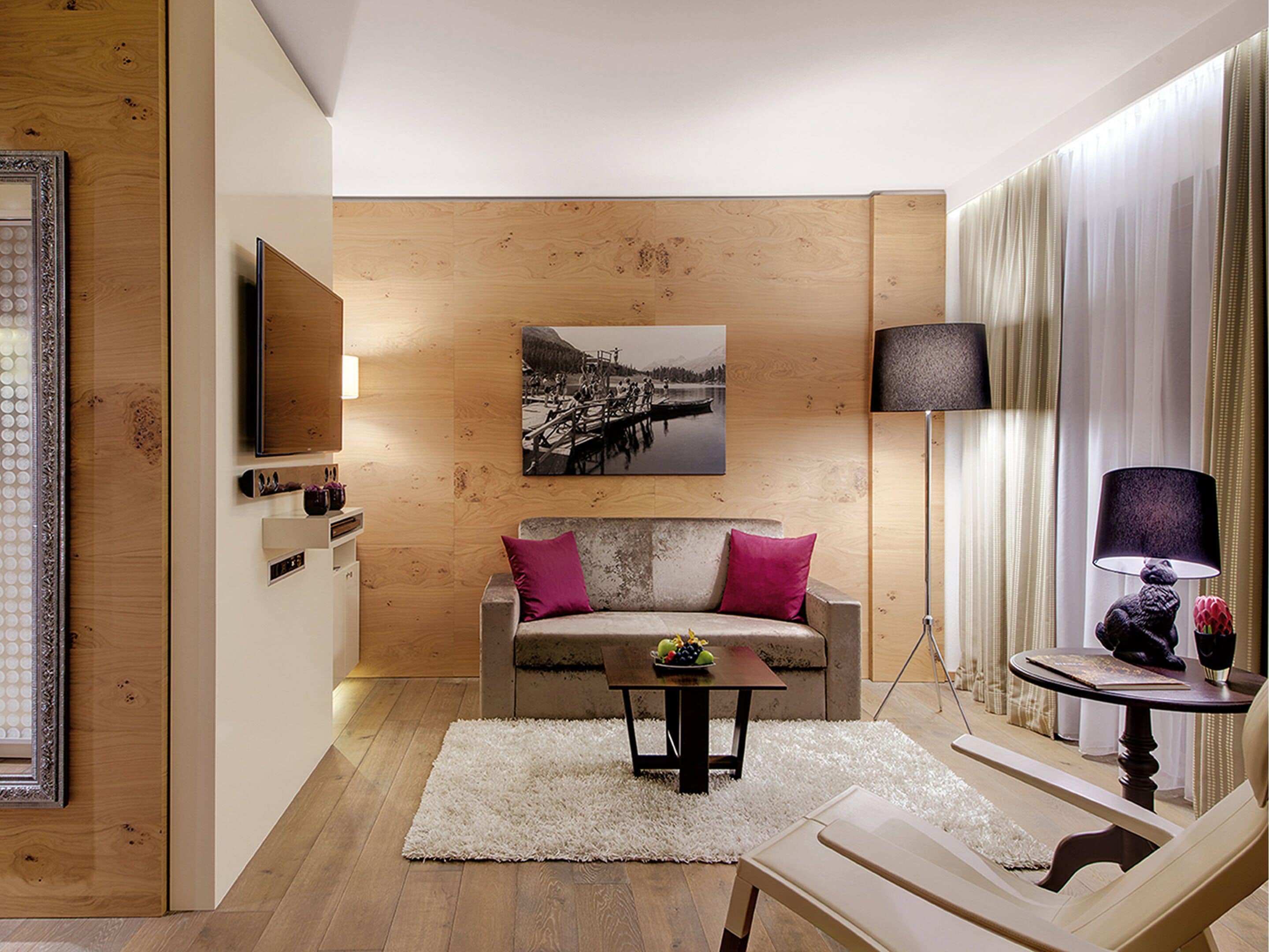 junior suite | hypo-allergenic bedding, in-room safe, individually decorated, desk