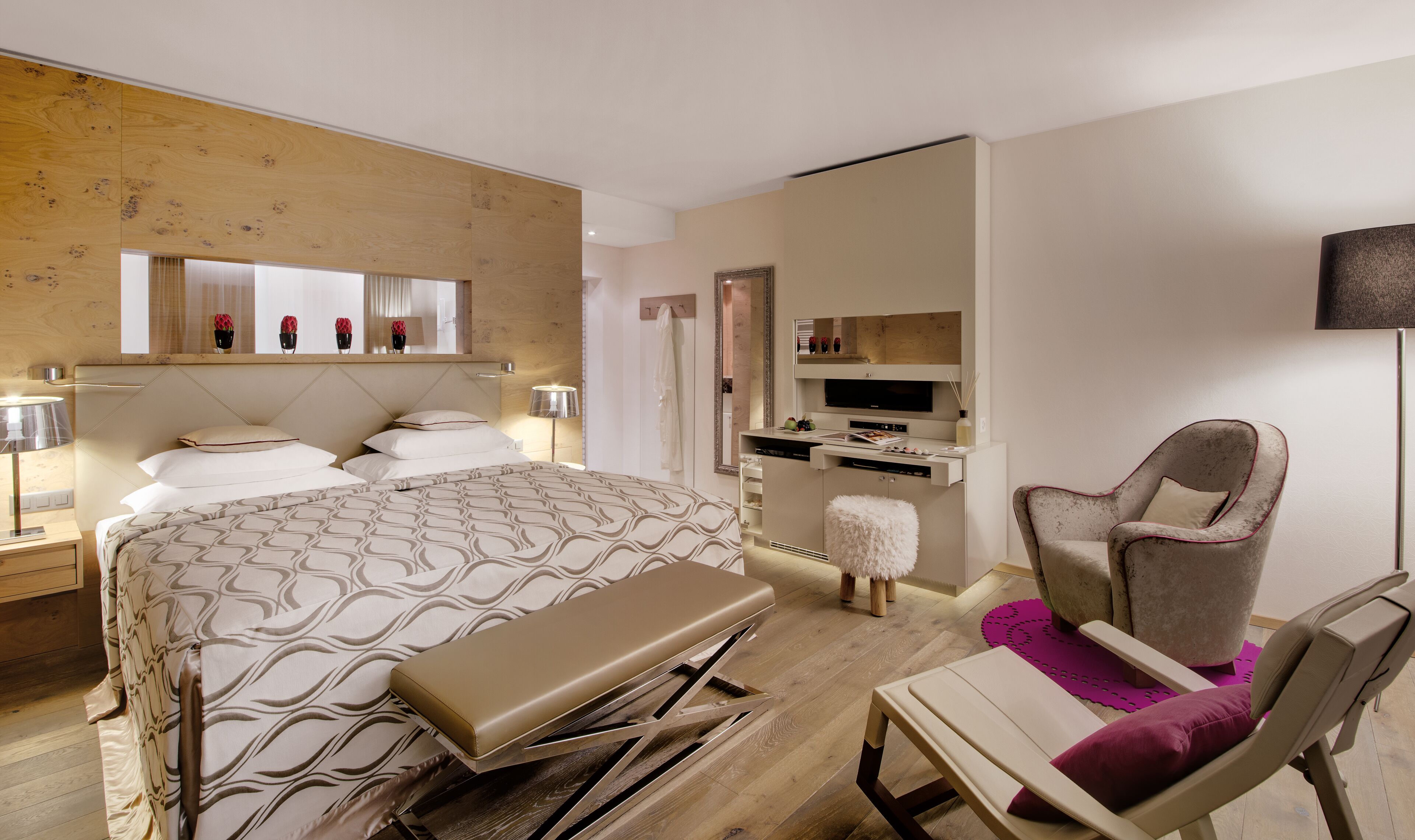 double room | hypo-allergenic bedding, in-room safe, individually decorated, desk