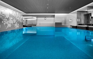 Una piscina techada