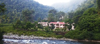 Corbett River Creek Resort And Spa