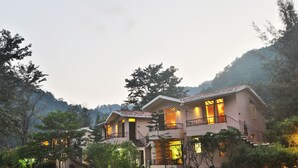 숙박 시설 구내