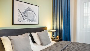 Phòng Suite, 2 phòng ngủ | Két bảo mật tại phòng, bàn ủi/dụng cụ ủi quần áo 