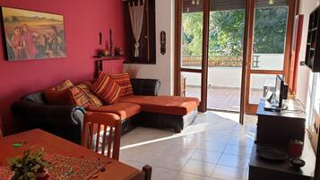 Classic-Apartment, 3 Schlafzimmer | Wohnbereich