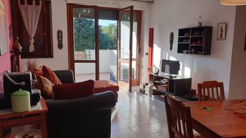 Appartamento Classic, 3 camere da letto | Area soggiorno | TV a schermo piatto