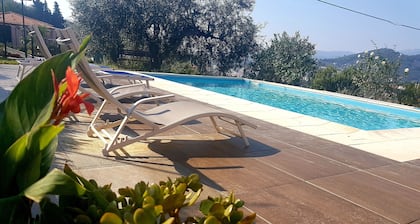 Giulia apartment in Villa with garden parking shared indoor pool