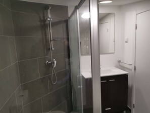 Premium Duplex, 2 Bedrooms | Bathroom | Shower, hair dryer, towels, soap